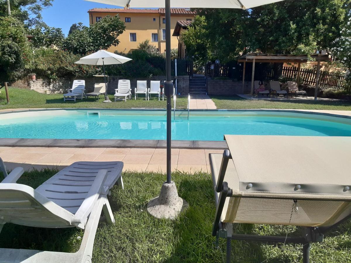 Agriturismo Poggio Al Tesoro Crespina ภายนอก รูปภาพ
