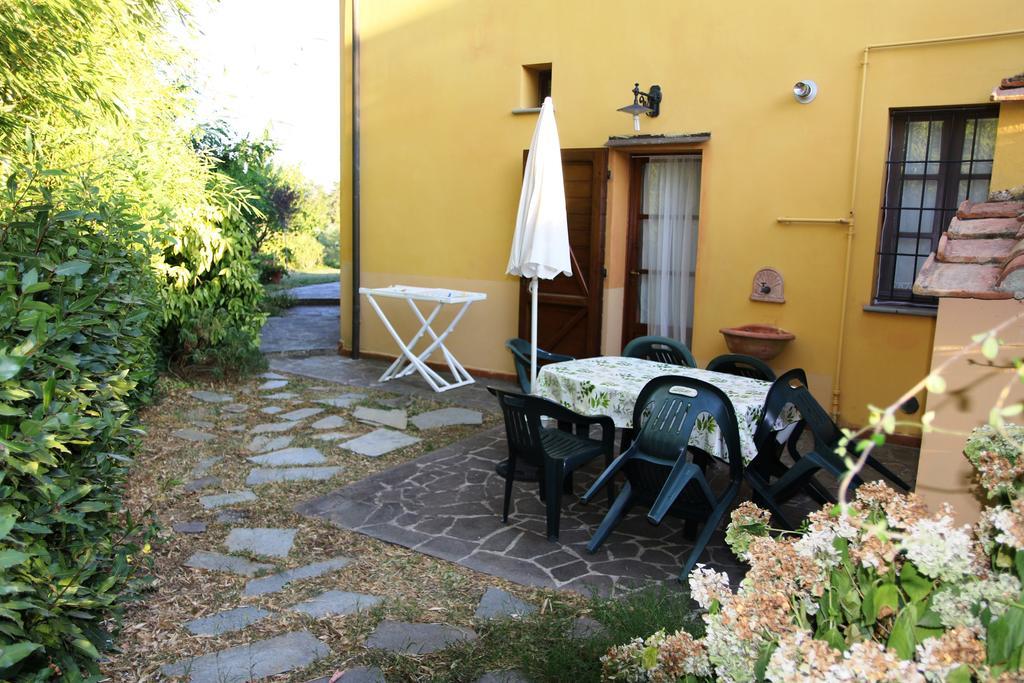 Agriturismo Poggio Al Tesoro Crespina ภายนอก รูปภาพ