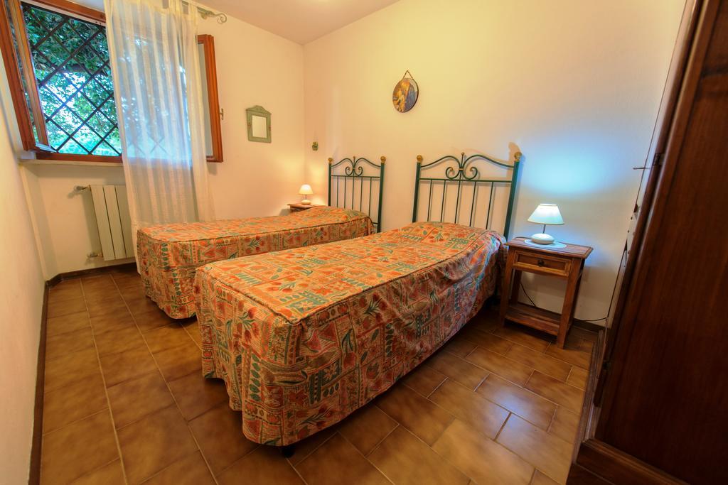 Agriturismo Poggio Al Tesoro Crespina ภายนอก รูปภาพ