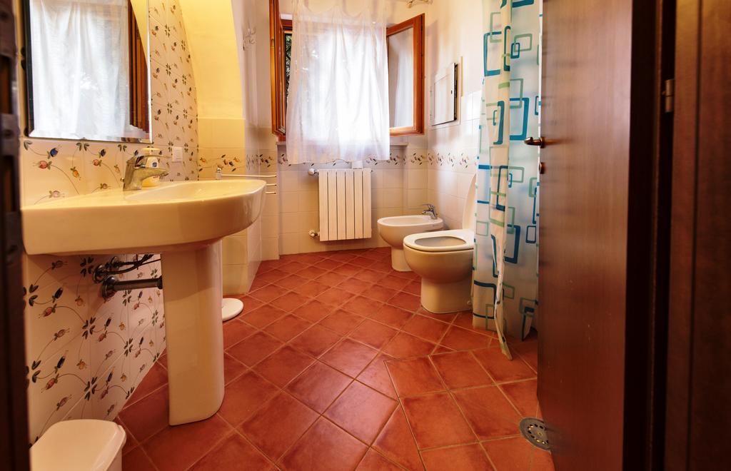 Agriturismo Poggio Al Tesoro Crespina ภายนอก รูปภาพ
