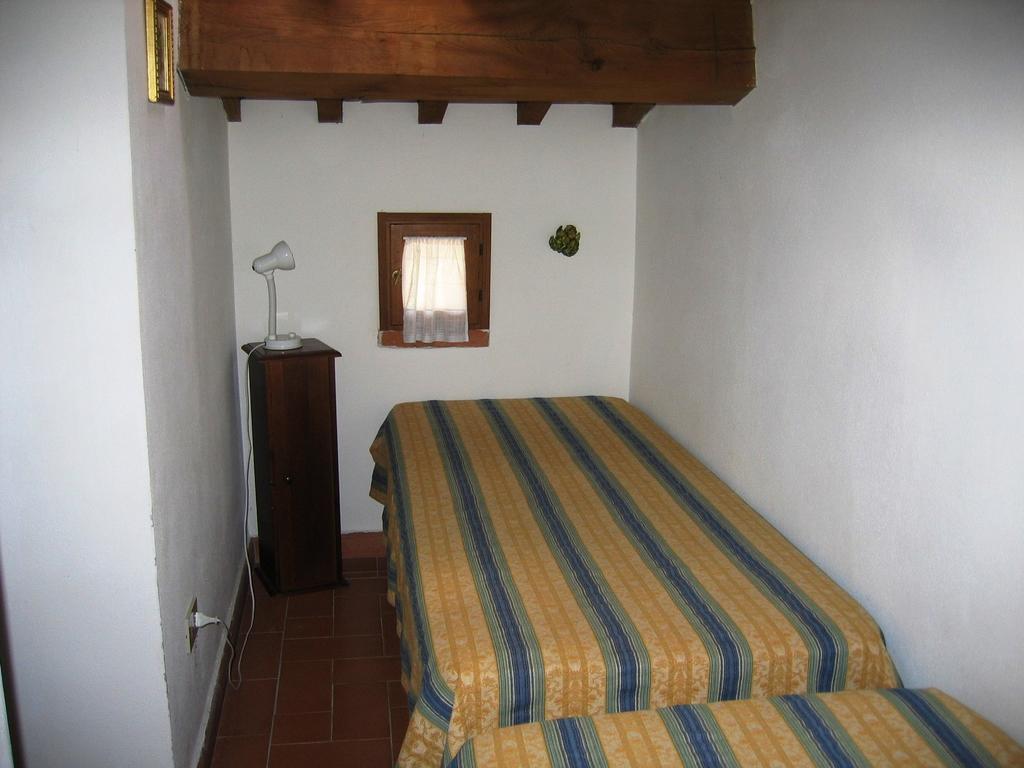 Agriturismo Poggio Al Tesoro Crespina ภายนอก รูปภาพ