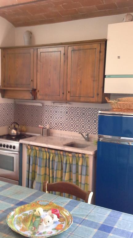 Agriturismo Poggio Al Tesoro Crespina ภายนอก รูปภาพ