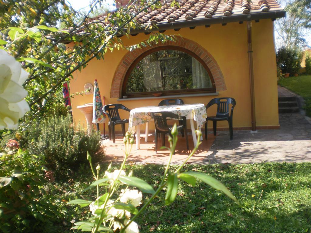 Agriturismo Poggio Al Tesoro Crespina ภายนอก รูปภาพ